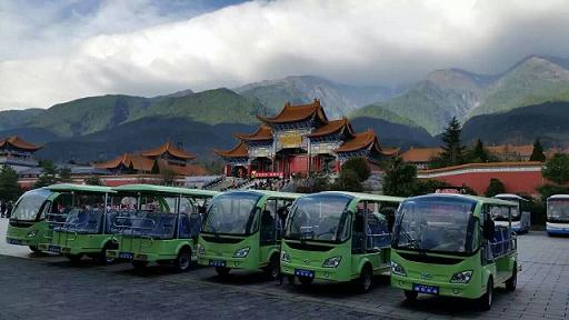 燃油观光车服务于大理三塔风景区